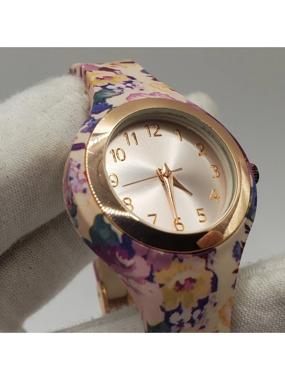 Quartz Flower Style Watch Womens 30mm Rose Gold Tone Bezel New Battery